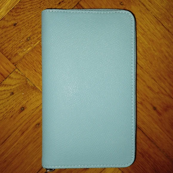 COACH MEDIUM ZIP AROUND WALLET - Picture 2 of 10